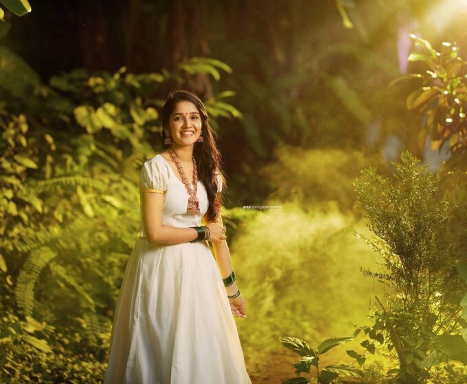 Mollywood Actress Anikha Surendran Latest Photo In Ethnic Wear