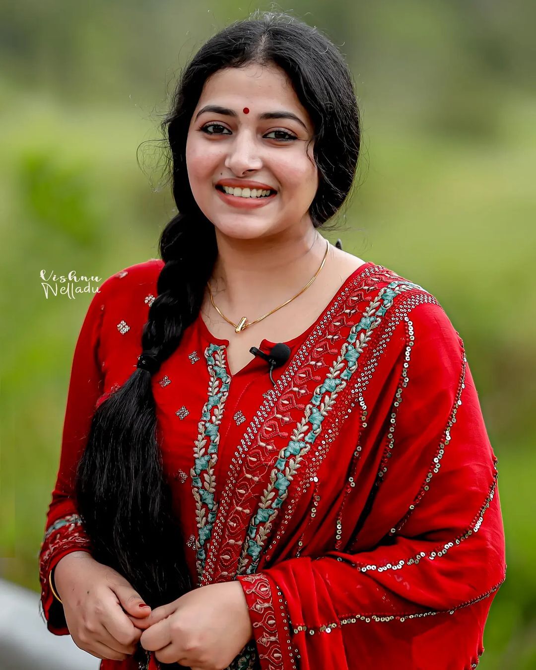 നാടൻ സുന്ദരി എന്ന് പറഞ്ഞാൽ അനു സിതാര തന്നെ; എന്തൊരു ഭംഗിയെന്ന് ആരാധകർ... ചിത്രങ്ങൾ