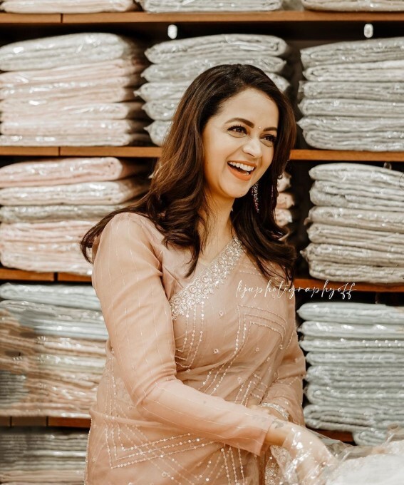 Mollywood Actress Bhavana Latest Photo In Saree