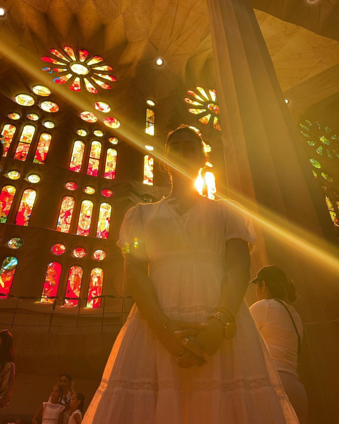 വലന്‍സിയയില്‍ റൊമാന്റിക് ഡേറ്റുമായി നയന്‍സും വിക്കിയും, കിസ്സ് വാള്‍ ലുക്ക് വൈറല്‍, ചിത്രങ്ങള്‍ കാണാം