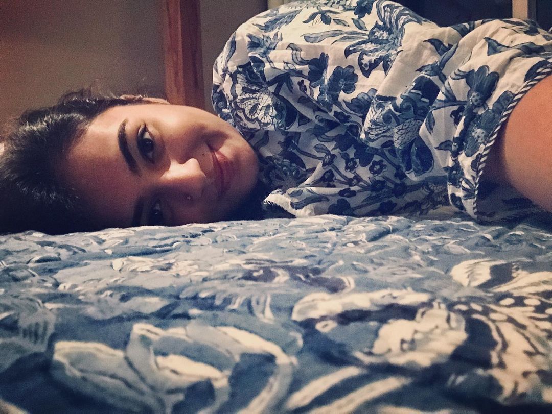 ക്യൂട്ട്‌നെസ് ബ്ലാക്ക് ആന്‍ഡ് വൈറ്റില്‍; മുത്തുമണിയാണ് നസ്രിയ, പൊളി നോട്ടമെന്ന് ആരാധകര്‍, ചിത്രങ്ങള്‍ വൈറല്‍