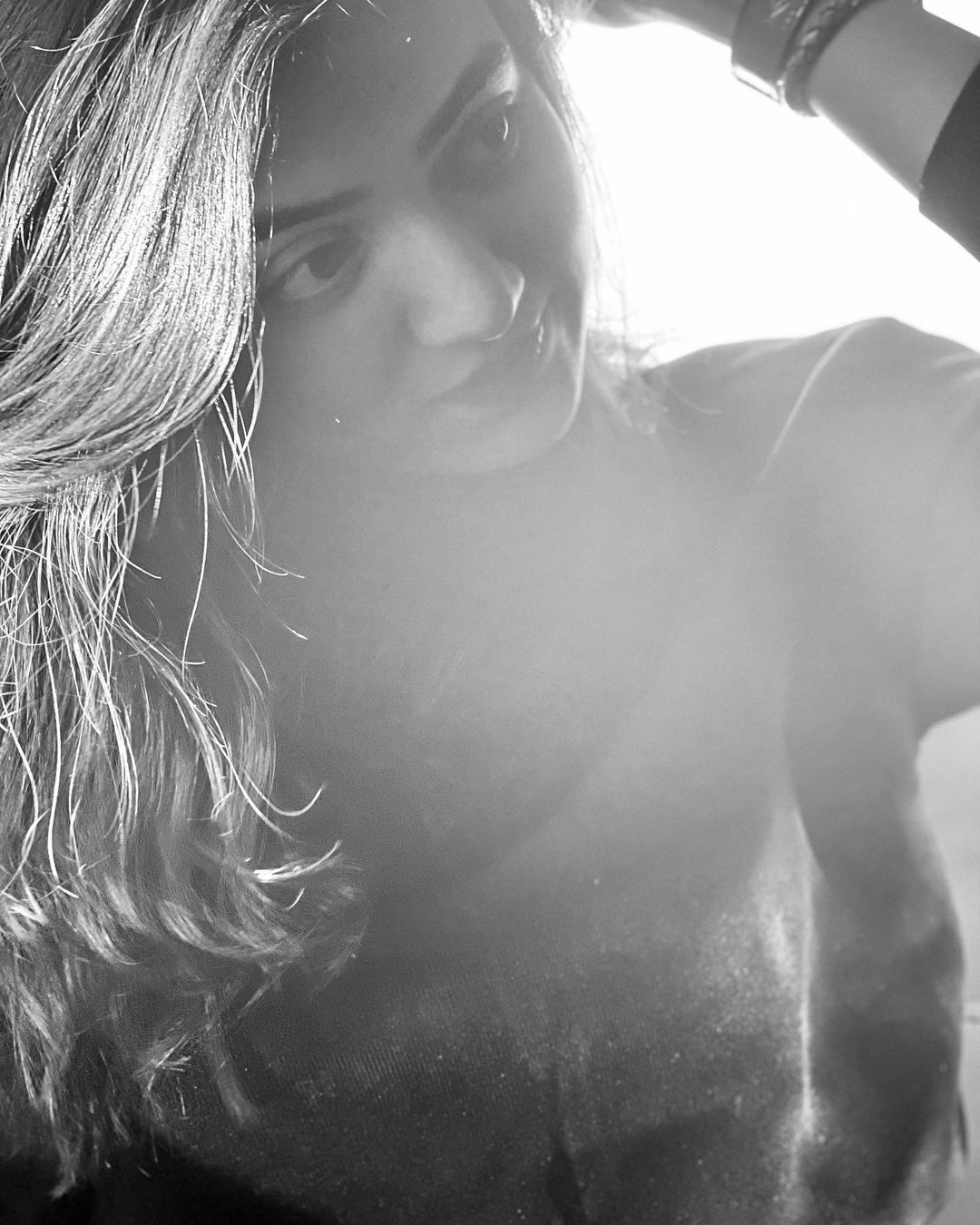 ക്യൂട്ട്‌നെസ് ബ്ലാക്ക് ആന്‍ഡ് വൈറ്റില്‍; മുത്തുമണിയാണ് നസ്രിയ, പൊളി നോട്ടമെന്ന് ആരാധകര്‍, ചിത്രങ്ങള്‍ വൈറല്‍