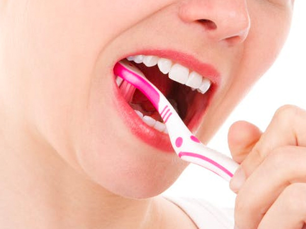 ആരോ​ഗ്യമുള്ള പല്ലുകളാണോ നിങ്ങൾക്ക് വേണ്ടത് എന്നാൽ തുടങ്ങാം ഈ  ശീലങ്ങൾ 