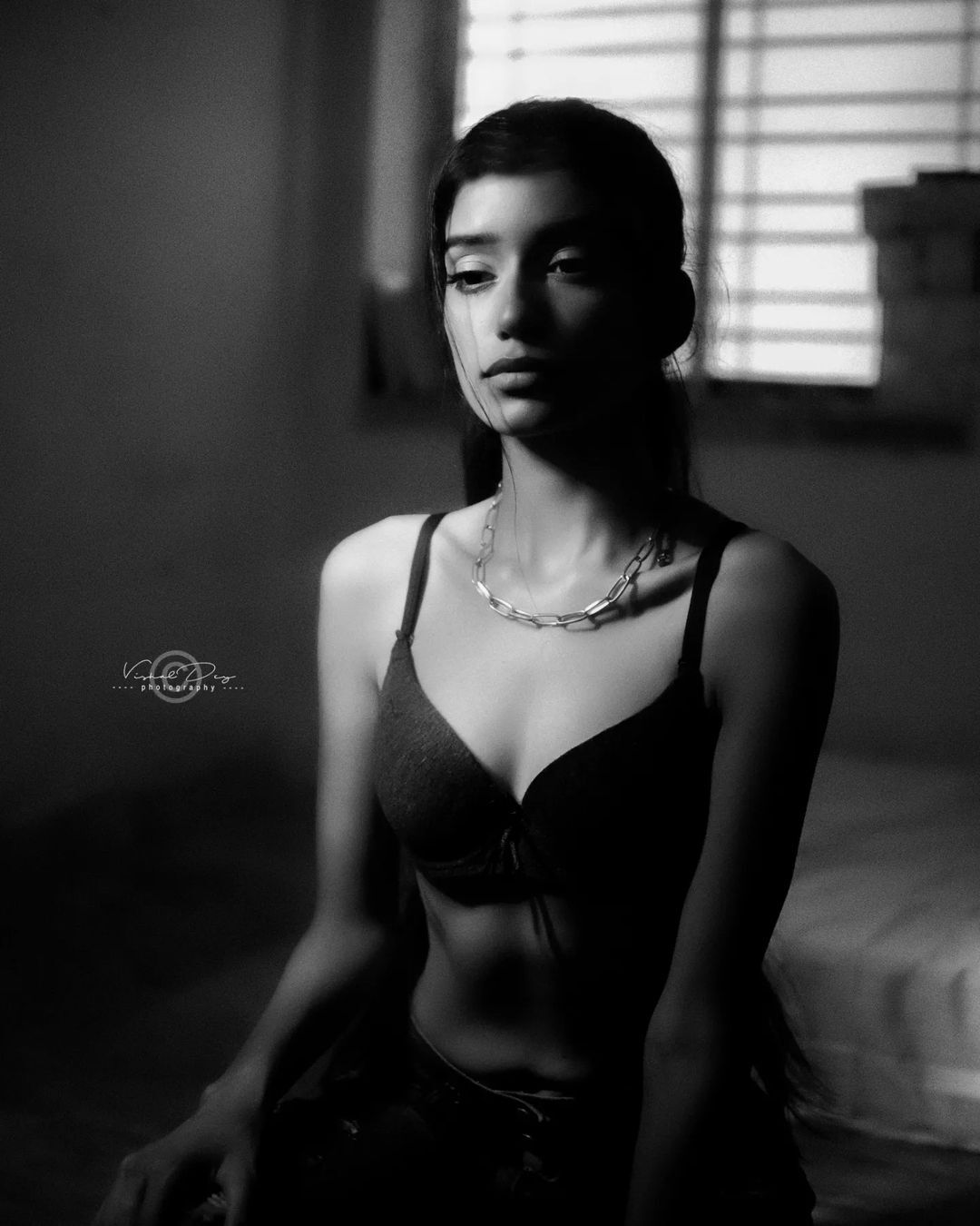 PHOTOS : அட அட.. என்னம்மா லுக் விடுறாங்க.. நடிகை நேகா சஹாவின் லேட்டஸ்ட்  நச் போட்டோஸ் இதோ!