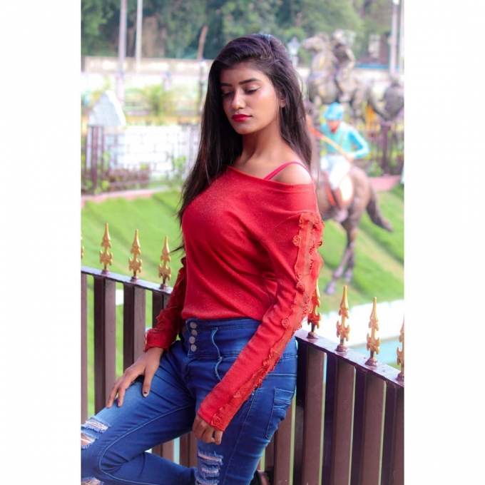 PHOTOS : அட அட.. என்னம்மா லுக் விடுறாங்க.. நடிகை நேகா சஹாவின் லேட்டஸ்ட்  நச் போட்டோஸ் இதோ!