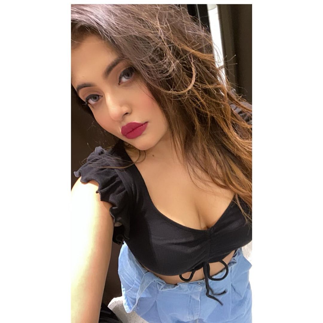 PHOTOS : பீச்சில் ரிலாக்ஸாக போஸ் கொடுக்கும் ரிதுபர்ணா.. கவர்ந்திழுக்கும் நச் போட்டோஸ் இதோ!