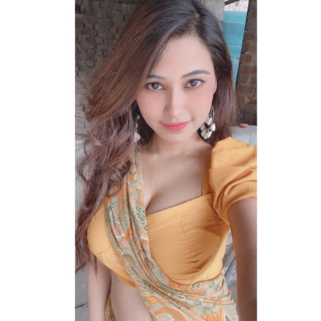 PHOTOS : வாவ்.. ரெட் பிகினியில் ரசிகர்களை ஈர்க்கும் பல்லவி குப்தா.. கலக்கலான ரீசன்ட் பிக்ஸ் இதோ!