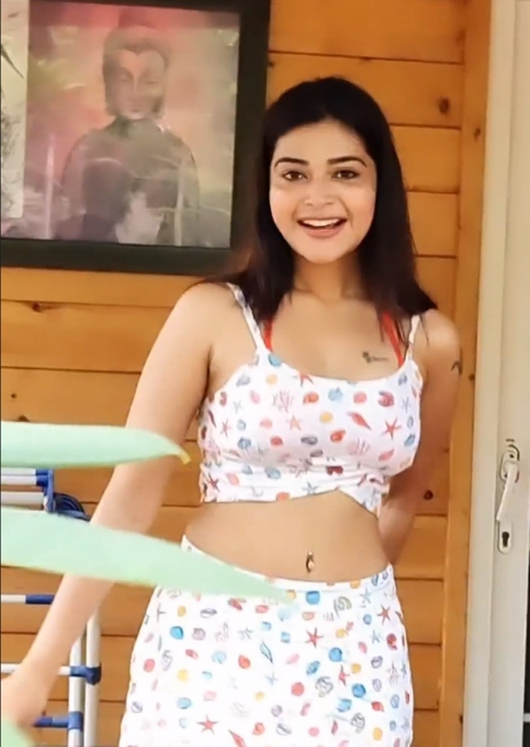 PHOTOS : வாரே வா.. குக் வித் கோமாளி தர்ஷா குப்தாவா இது? குட்டி உடையில் கலக்கல் போஸ்.. சொக்கவைக்கும் நச் பிக்ஸ் இதோ! 