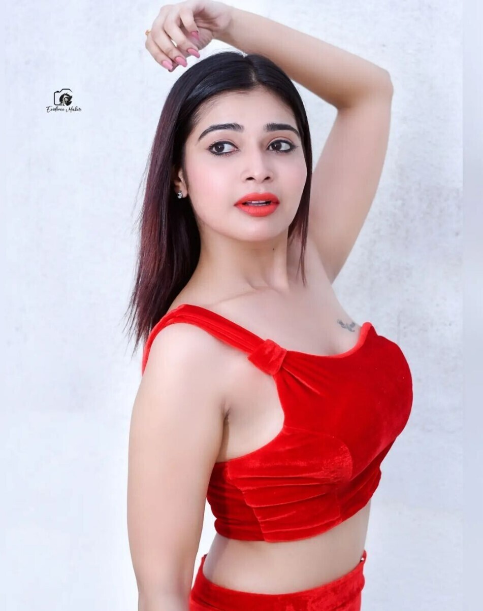 PHOTOS : வாரே வா.. குக் வித் கோமாளி தர்ஷா குப்தாவா இது? குட்டி உடையில் கலக்கல் போஸ்.. சொக்கவைக்கும் நச் பிக்ஸ் இதோ! 