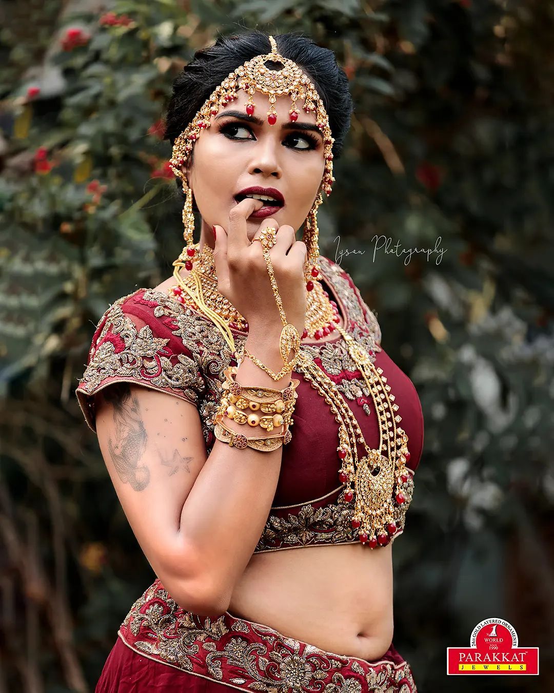 PHOTOS : யப்பா.. கேரளா மாடல் அழகியா இவங்க? சொக்கவைக்கும் அழகில் அர்ச்சனா.. ஏங்கவைக்கும் கலக்கல் போட்டோஸ் இதோ!