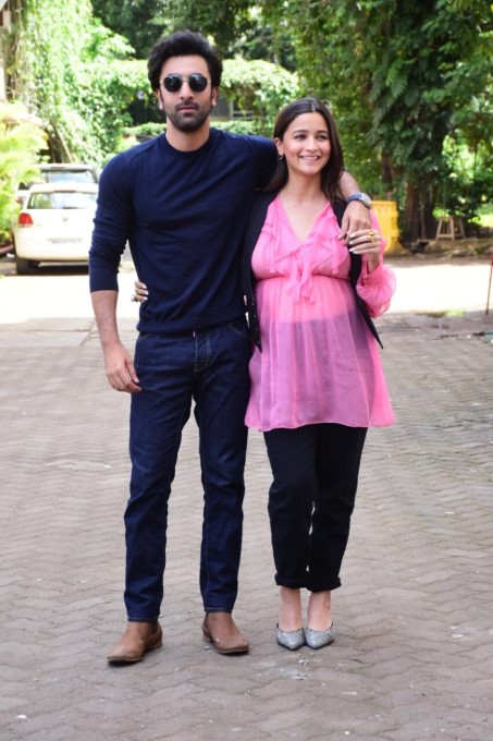Ranbir Kapoor And Alia Bhatt During The Promotion Of Film Brahmastra At Mehboob Studio