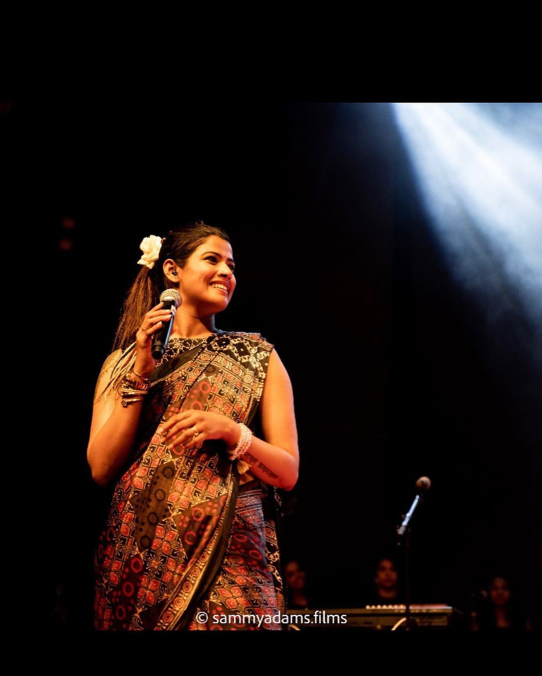 ഹാപ്പി മൂഡില്‍ അമൃത സുരേഷ്, ഒന്നൊന്നര ചിത്രത്തില്‍ ഗോപി അണ്ണനും, പാപ്പുക്കുട്ടി എവിടെയെന്ന് ആരാധകര്‍, ചിത്രം വൈറല്‍