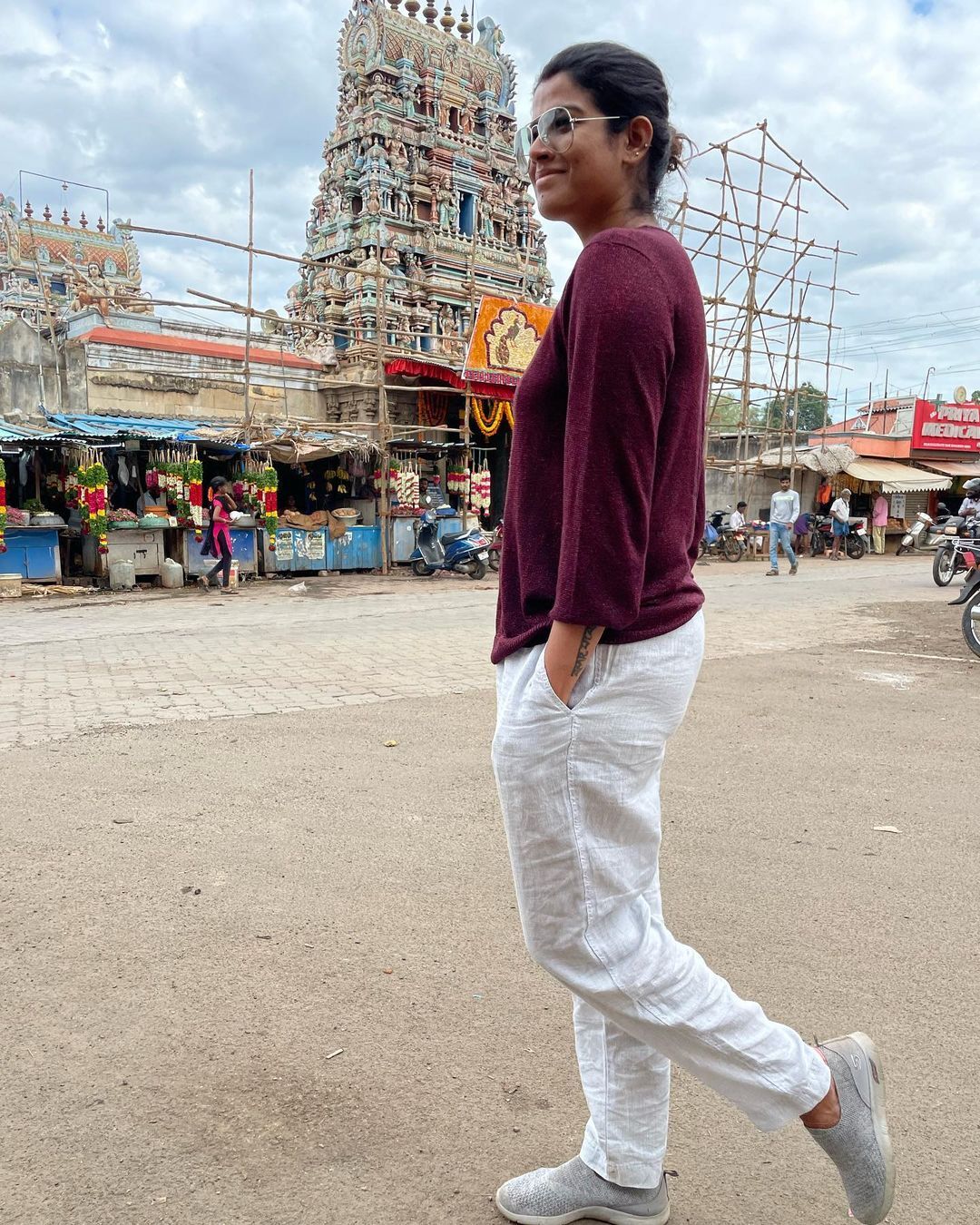 തൂവെള്ളയില്‍ ക്യൂട്ടായി അമൃത സുരേഷ്; ഇത് ഗോപി സുന്ദറിനുള്ളത്, ആ ചിരിക്കാണ് നൂറ് മാര്‍ക്ക്, വൈറലായി ചിതങ്ങള്‍