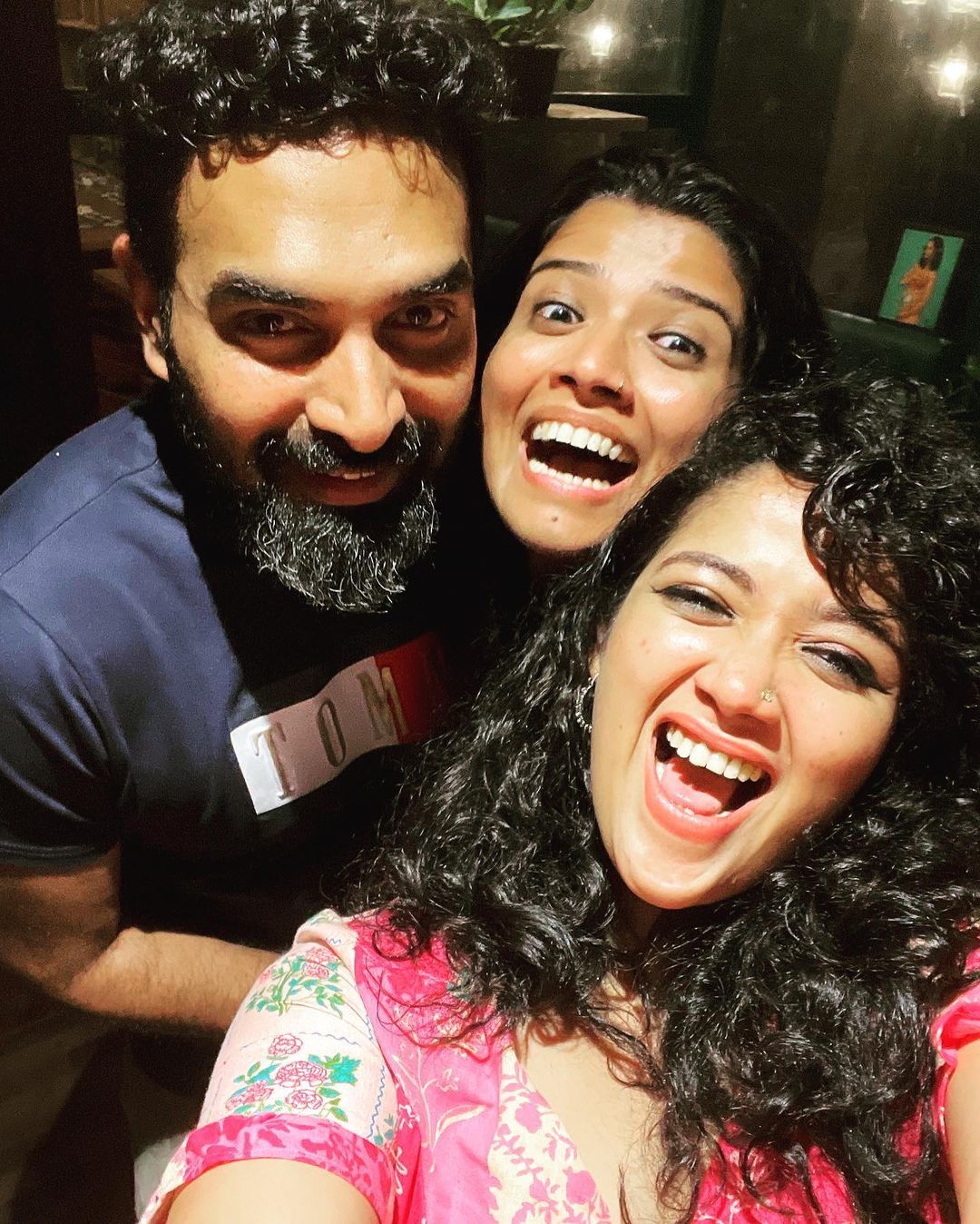 തൂവെള്ളയില്‍ ക്യൂട്ടായി അമൃത സുരേഷ്; ഇത് ഗോപി സുന്ദറിനുള്ളത്, ആ ചിരിക്കാണ് നൂറ് മാര്‍ക്ക്, വൈറലായി ചിതങ്ങള്‍