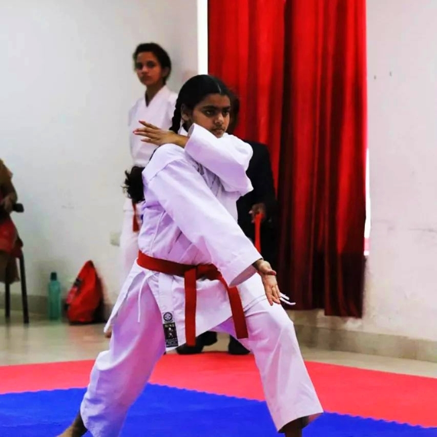 कौन हैं 'हर हर शंभू' गाने वाली अभिलिप्सा, दादा को बचपन में ही पता लग गया था कि बनेंगी बड़ी Singer