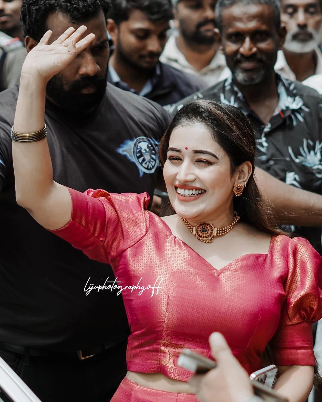 കേരള സ്റ്റൈലിൽ അനുമോൾ... തകർപ്പൻ ലുക്ക് ഏറ്റെടുത്ത് ആരാധകർ