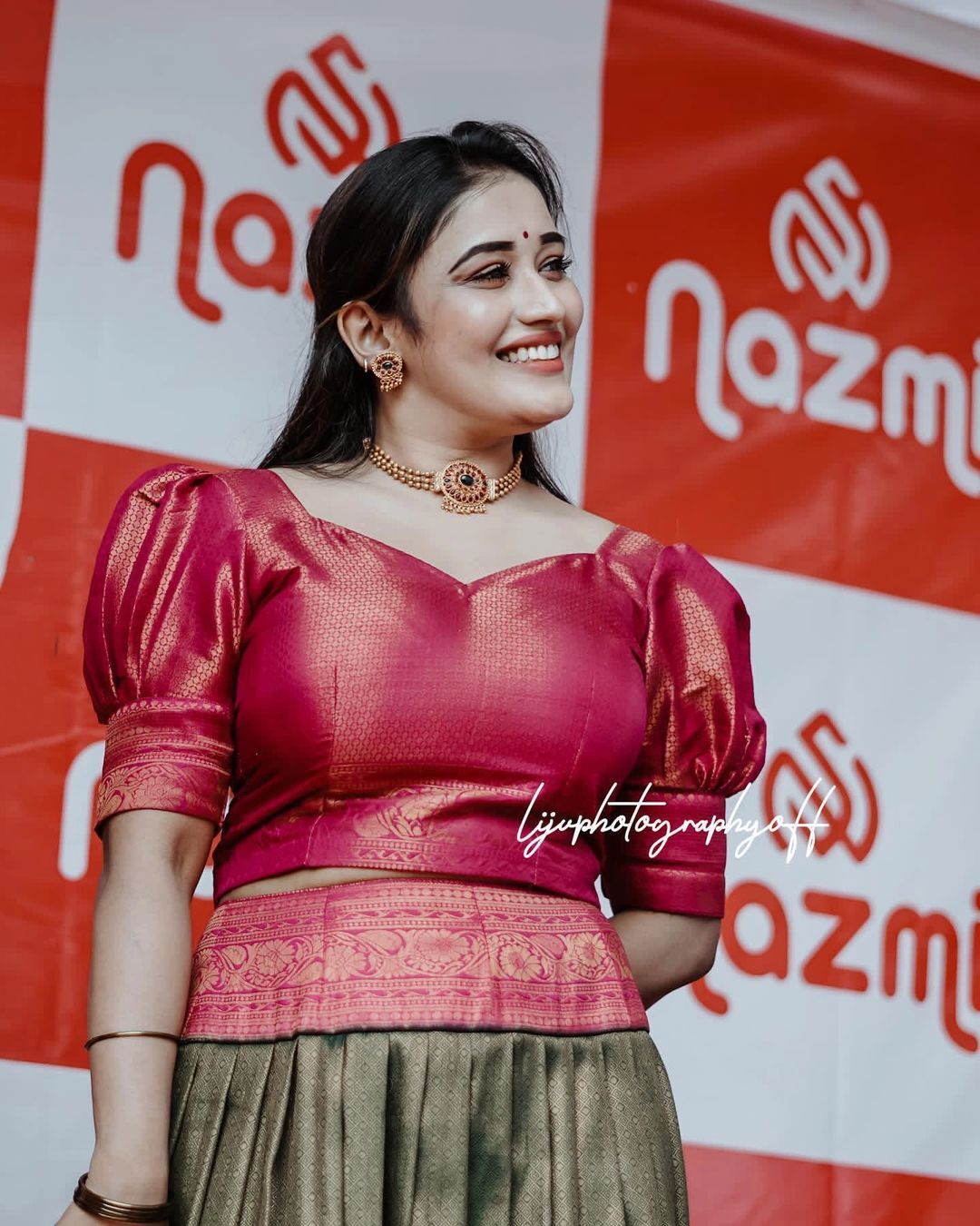 കേരള സ്റ്റൈലിൽ അനുമോൾ... തകർപ്പൻ ലുക്ക് ഏറ്റെടുത്ത് ആരാധകർ
