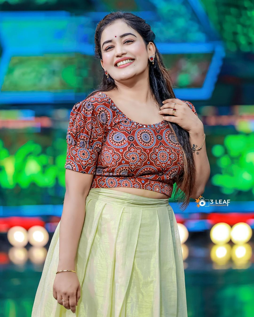 കേരള സ്റ്റൈലിൽ അനുമോൾ... തകർപ്പൻ ലുക്ക് ഏറ്റെടുത്ത് ആരാധകർ