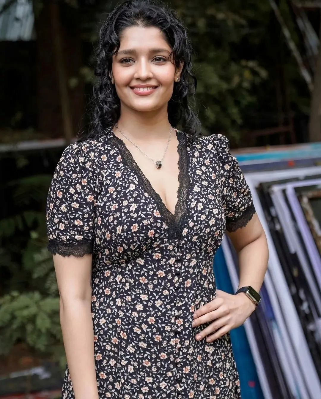 'കോലൈ'യുമായി ഋതിക സിംഗ്, സിനിമയുടെ പ്രെസ്സ് മീറ്റിൽ സൂപ്പർ ഗ്ലാമറസ് ലുക്കിൽ നടി, ചിത്രങ്ങൾ കാണാം