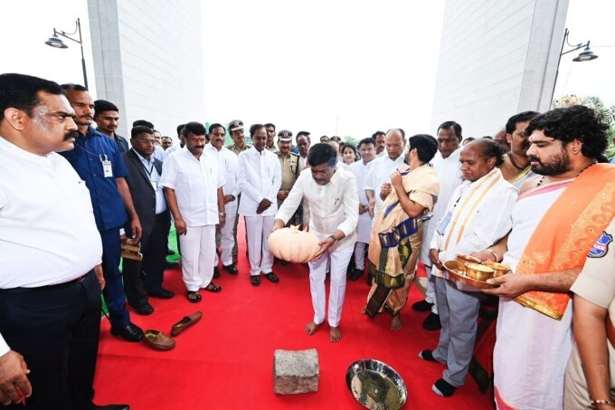 Telangana CM Kcr Inaugurates Telangana Police Integrated Command Control Centre