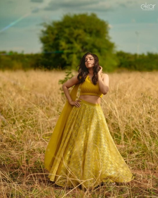Telugu Anchor Rashmi Gautam Stunning Photos - Oneindia