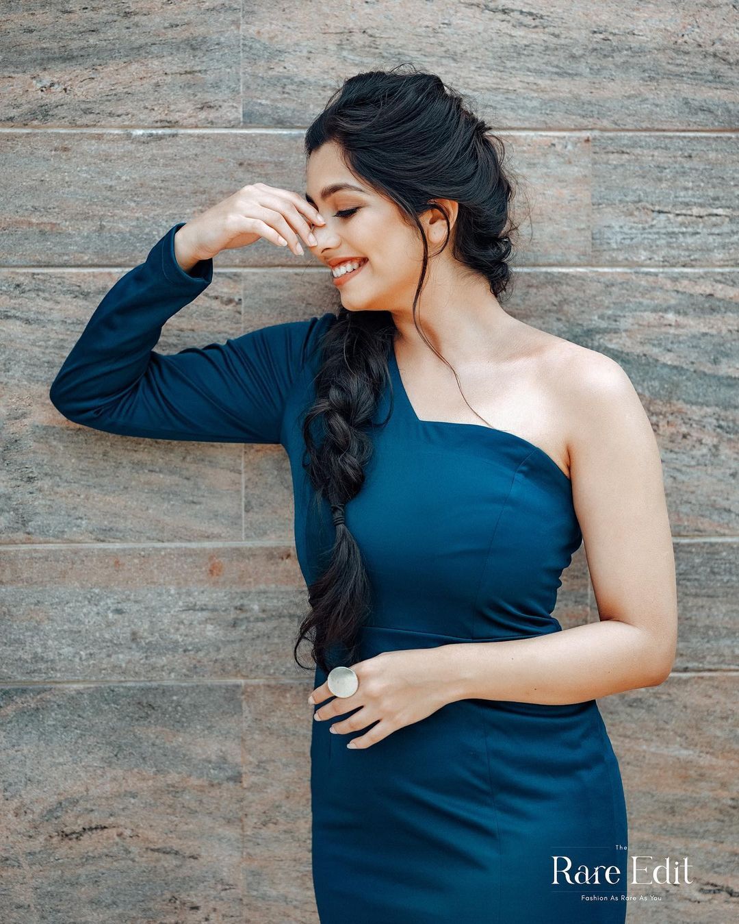 നിരഞ്ജന... യൂ ലുക്ക് സോ ക്യൂട്ട്; ഗ്ലാമറസ് ലുക്ക് തകര്‍ത്തു, വൈറലായി ഫോട്ടോഷൂട്ട്