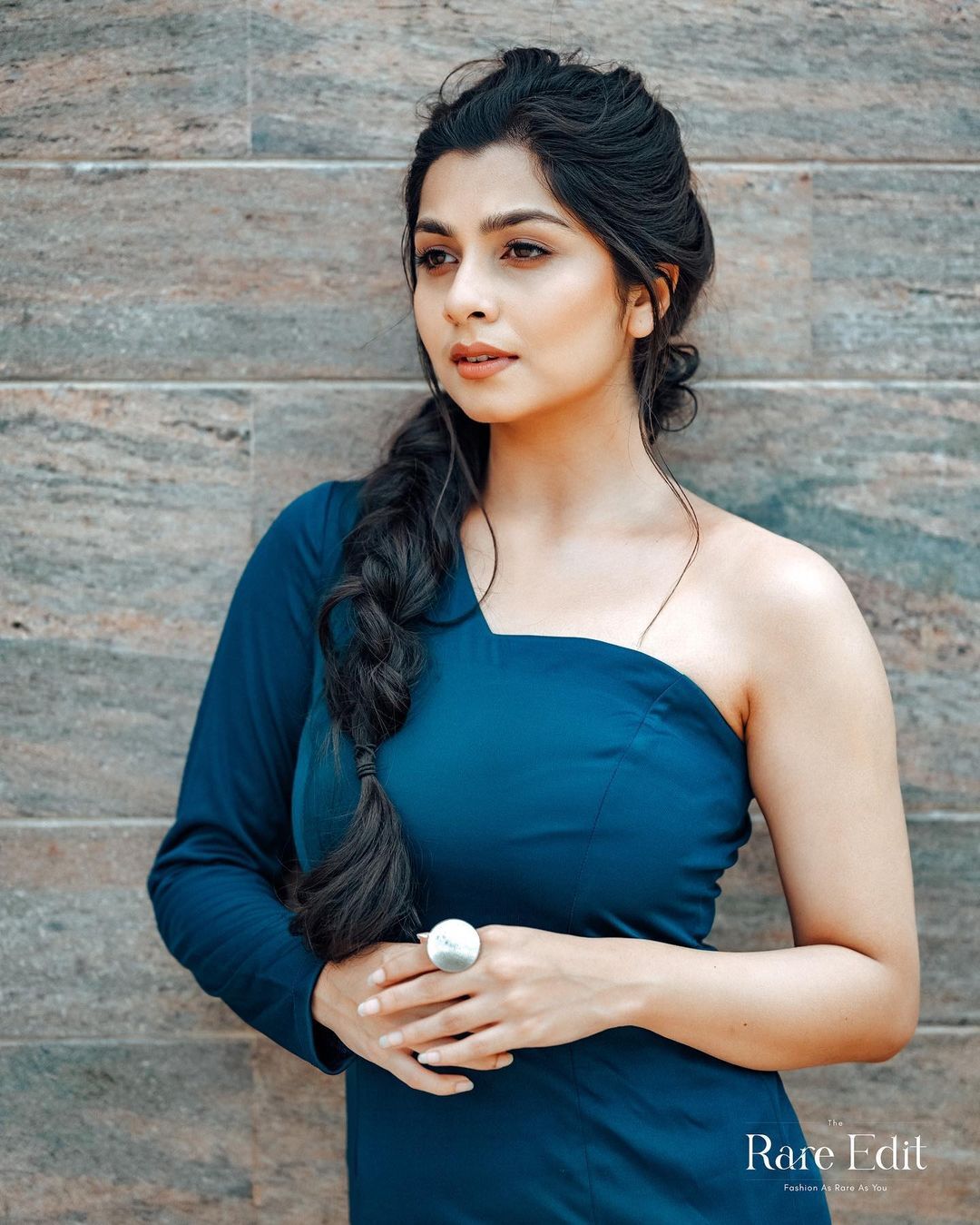 നിരഞ്ജന... യൂ ലുക്ക് സോ ക്യൂട്ട്; ഗ്ലാമറസ് ലുക്ക് തകര്‍ത്തു, വൈറലായി ഫോട്ടോഷൂട്ട്