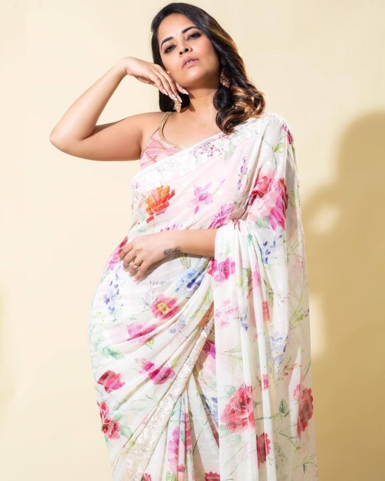 Tollywood Actress Anasuya Bharadwaj Looks Stunning In Latest Pics