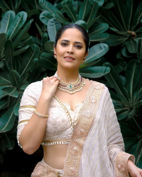 Tollywood Actress Anasuya Bharadwaj Looks Stunning In Latest Pics