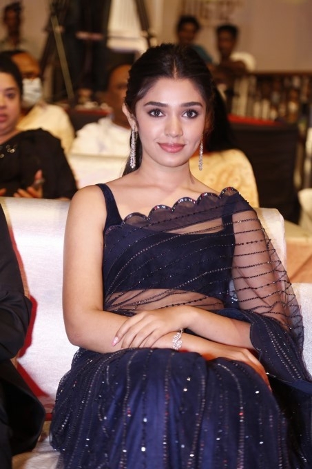 Tollywood Actress Krithi Shetty Looks Beautiful in a Black Saree