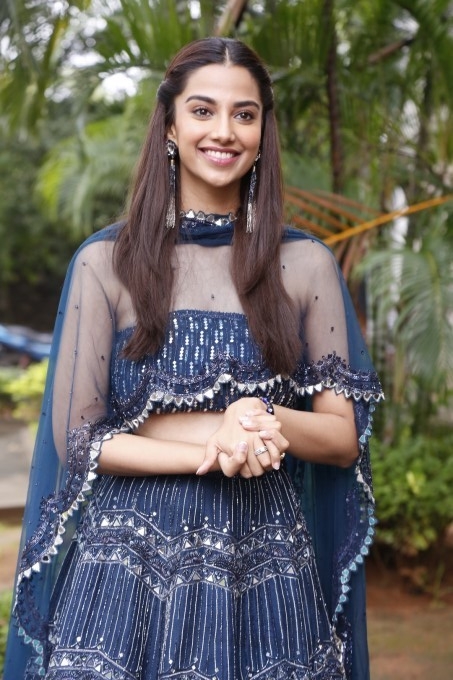 Tollywood Actress Meenakshi Choudary Latest Photos