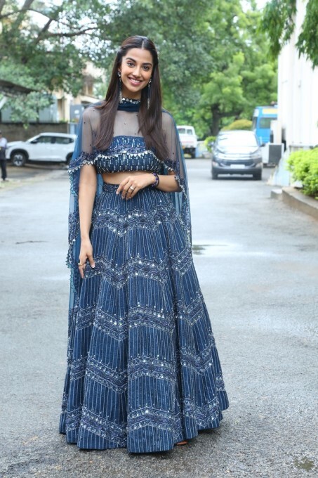 Tollywood Actress Meenakshi Choudary Latest Photos