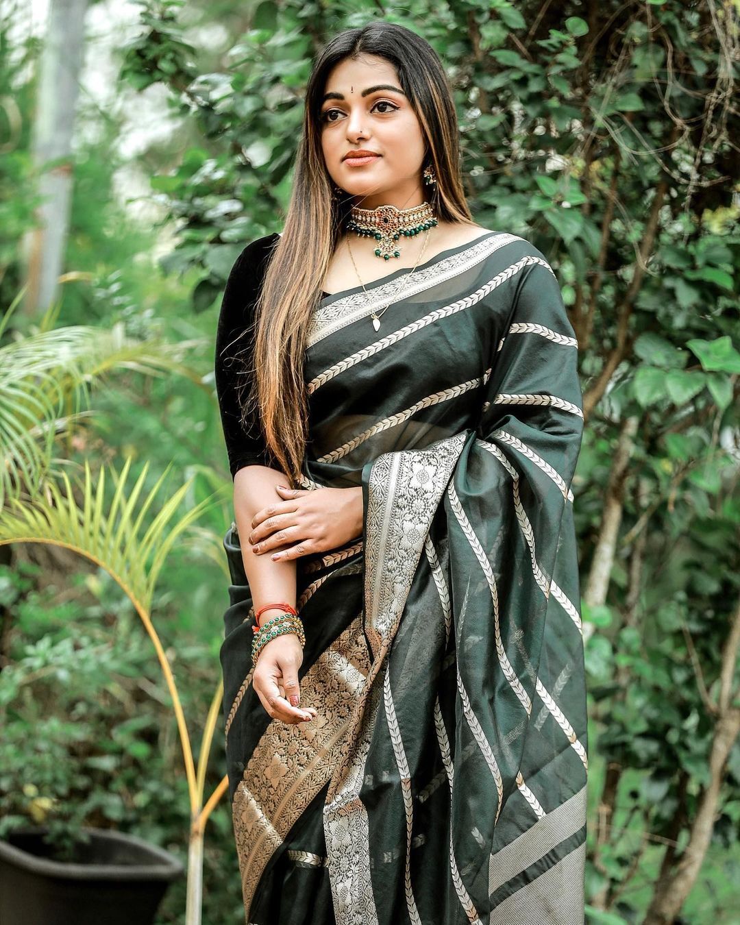 ആറ്റിറ്റ്യൂഡ് എന്നാൽ എജ്ജാതി... നടി മീരാ അനിൽ പൊളിച്ചടുക്കി; വൈറലായി ചിത്രങ്ങൾ