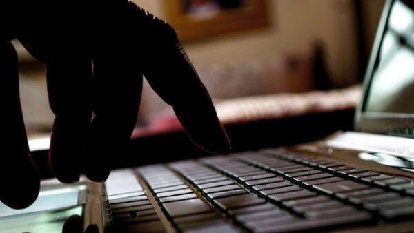 വീട്ടില്‍ വെറുതെ ഇരിപ്പാണോ.. പണിയൊന്നുമില്ലേ: ഇതാണ് ഓണ്‍ലൈന്‍ വഴി പണമുണ്ടാക്കാനുള്ള 8 വഴികള്‍