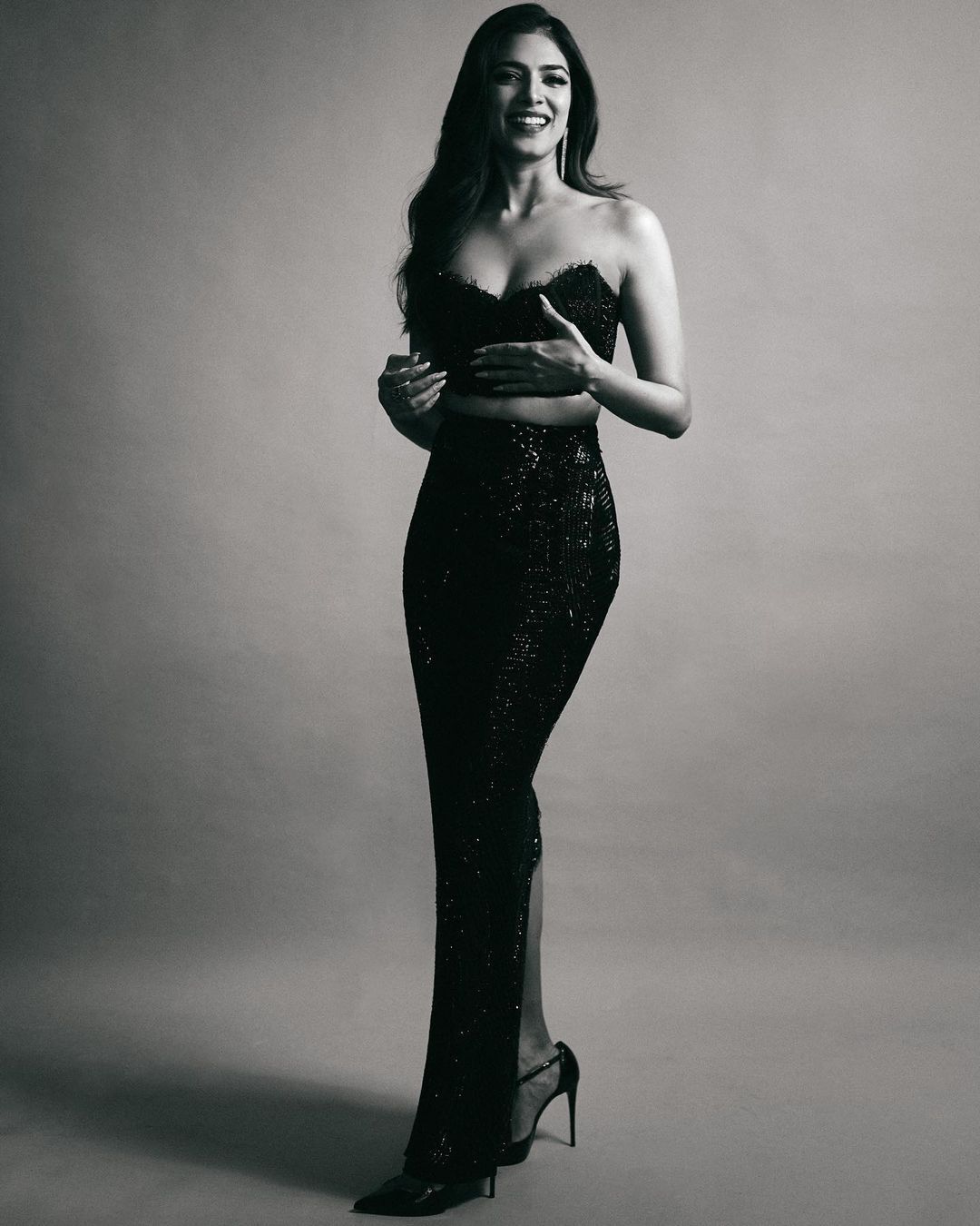  'ഓ മൈ ഗോഡ്, സ്റ്റണ്ണിംഗ്'; എന്തൊരഴകാണ് അഴകേയെന്ന് ആരാധകർ..മാളവികയുടെ വൈറൽ ഫോട്ടോസ്