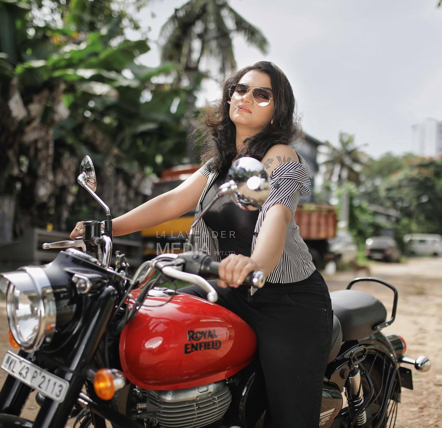 സ്റ്റൈലിഷ് ലുക്കും, കേരളീയ തനിമയും... സാരിയിൽ അതി സുന്ദരിയായി കൃഷ്ണ പ്രഭ.... 