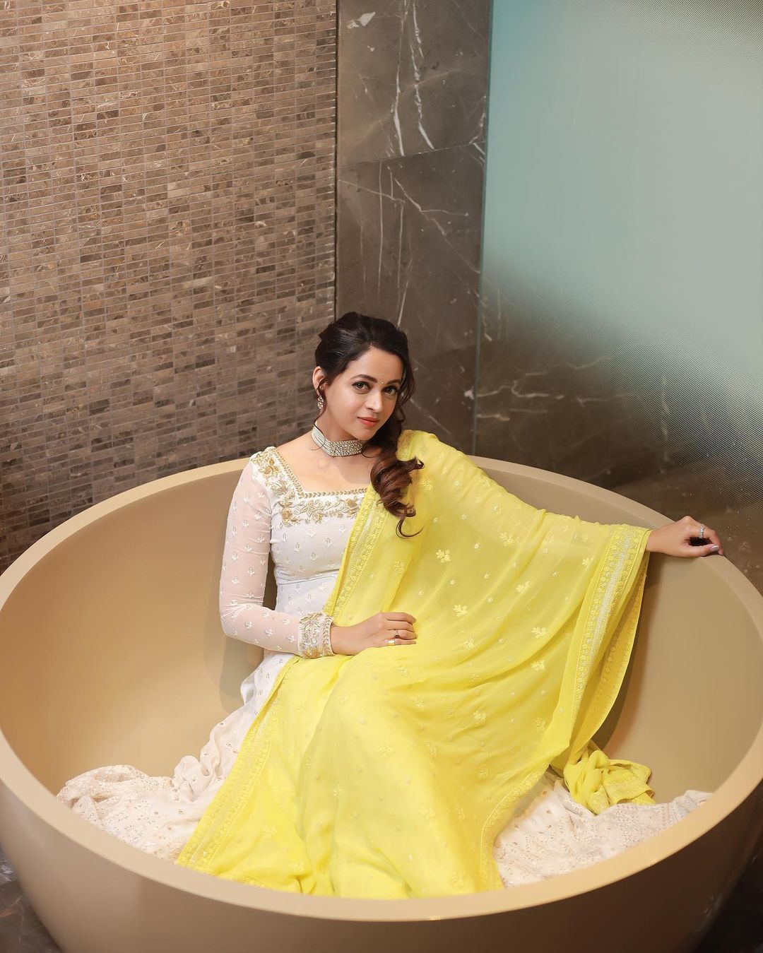   വീണ്ടും ഭാവന, സൗന്ദര്യത്തിന്റെ രഹസ്യം പറഞ്ഞേ മതിയാകൂവെന്ന് ആരാധകർ,  വൈറൽ ഫോട്ടോകൾ