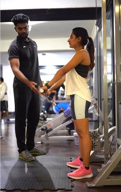 ആരോഗ്യ കാര്യത്തില്‍ ഒരു വിട്ടുവീഴ്ചയുമില്ല; സൂപ്പർ വർക്ക് ഔട്ട് വീഡിയോയുമായി എസ്തർ