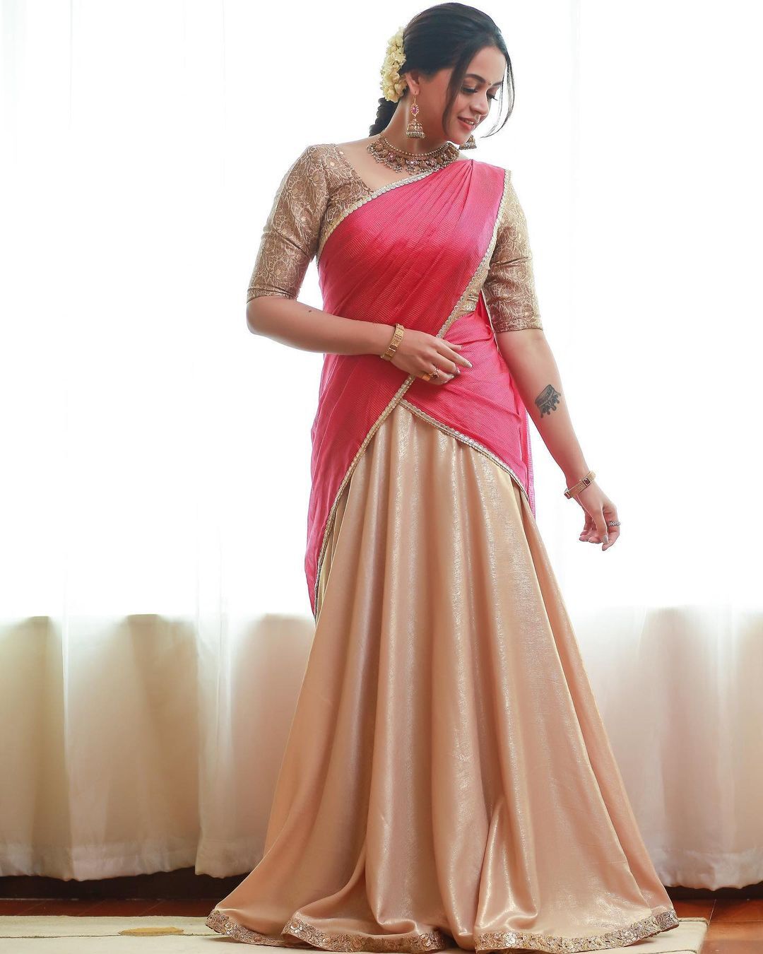 ഇതാണൂട്ടോ എന്റെ ഓണക്കോടി...: ഓണം സ്പെഷ്യല്‍ ചിത്രങ്ങളുമായി ഭാവന, പൊളിച്ചടുക്കിയെന്ന് ആരാധകർ