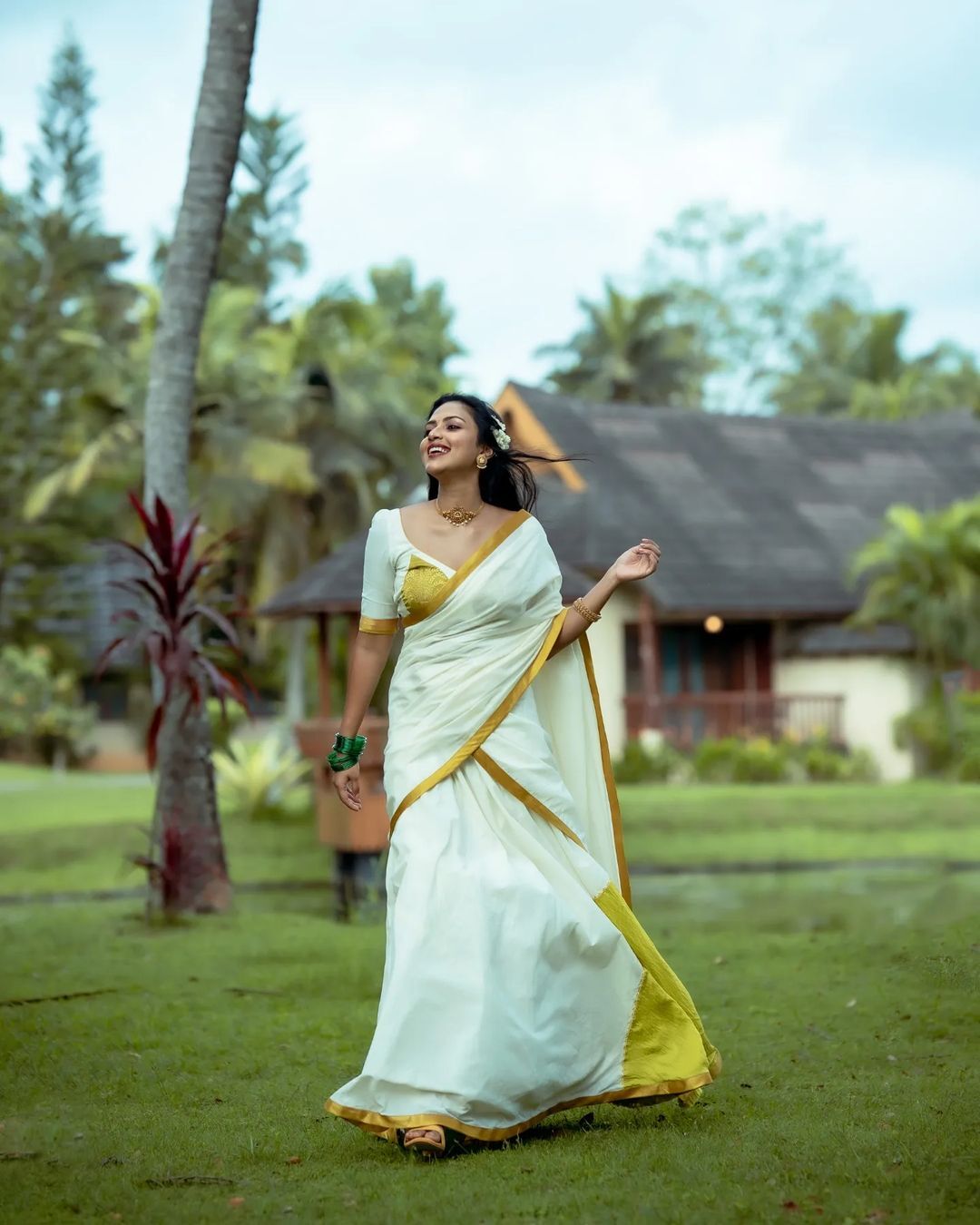  ഓണമല്ലേ, ലുക്ക് മാറ്റി പിടിച്ച് അമല..ഒരേ പൊളിയെന്ന് ആരാധകർ,വൈറൽ