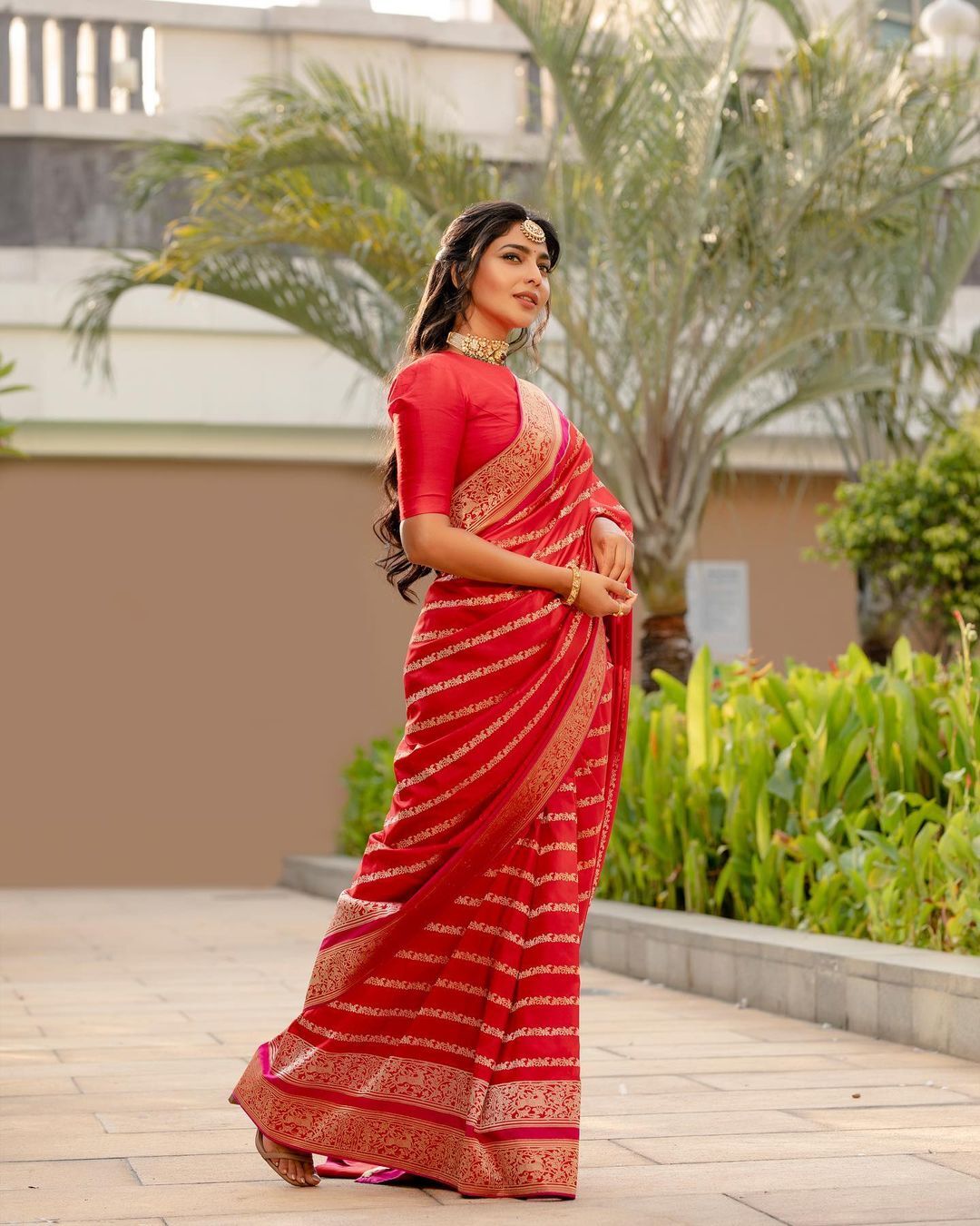  ഐശ്വര്യയെന്നാൽ സൗന്ദര്യം എന്നാക്കിയോ? കണ്ണെടുക്കാനാകുന്നില്ലെന്ന് ആരാധകർ വൈറൽ