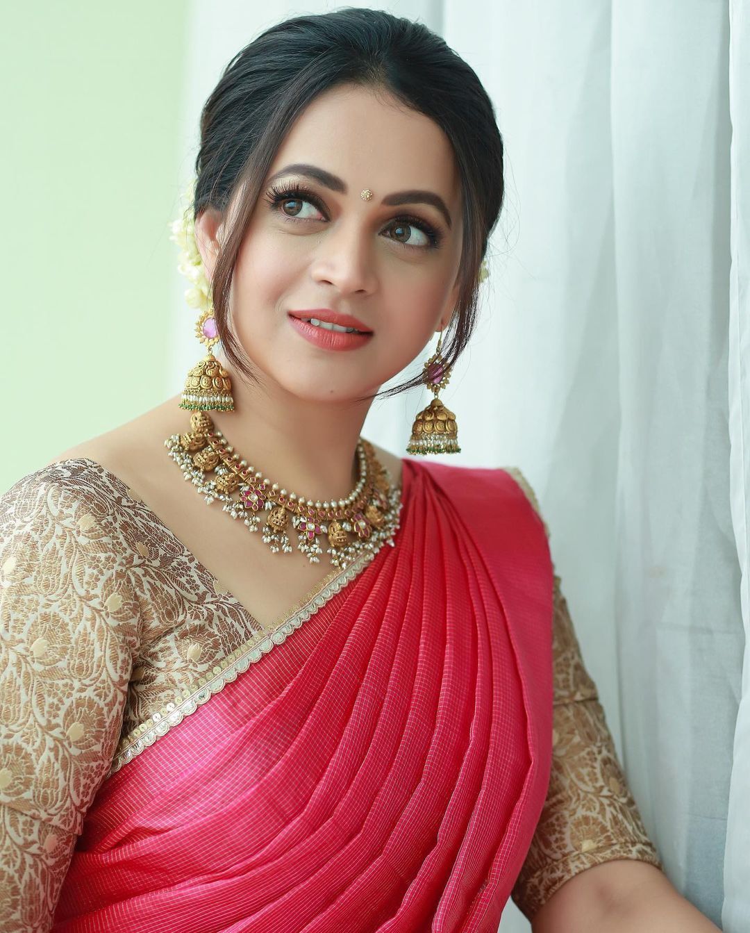 എന്താ ഒരു മൊഞ്ച്: അഴകിന്‍ നിറകുടം, വീണ്ടും വൈറല്‍ ചിത്രങ്ങളുമായി ഭാവന