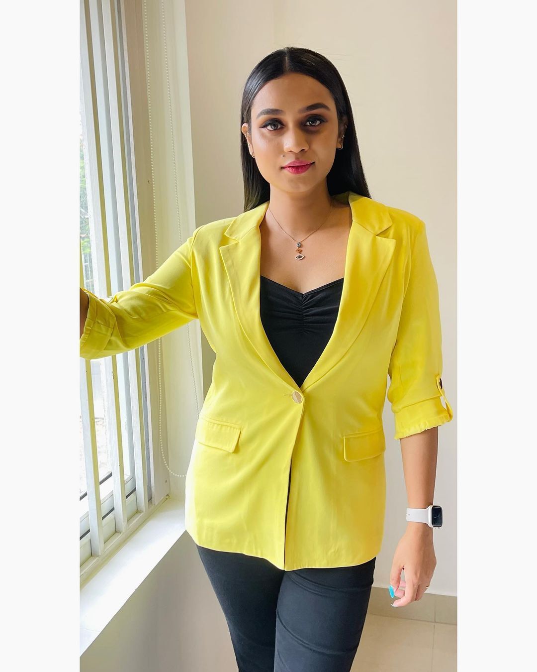  'പച്ച, പെർഫെക്ട് ബാലൻസ്'; സുന്ദരിയല്ലേ ലക്ഷ്മി, ഏത് വേഷത്തിലും; വൈറൽ ഫോട്ടോകൾ 