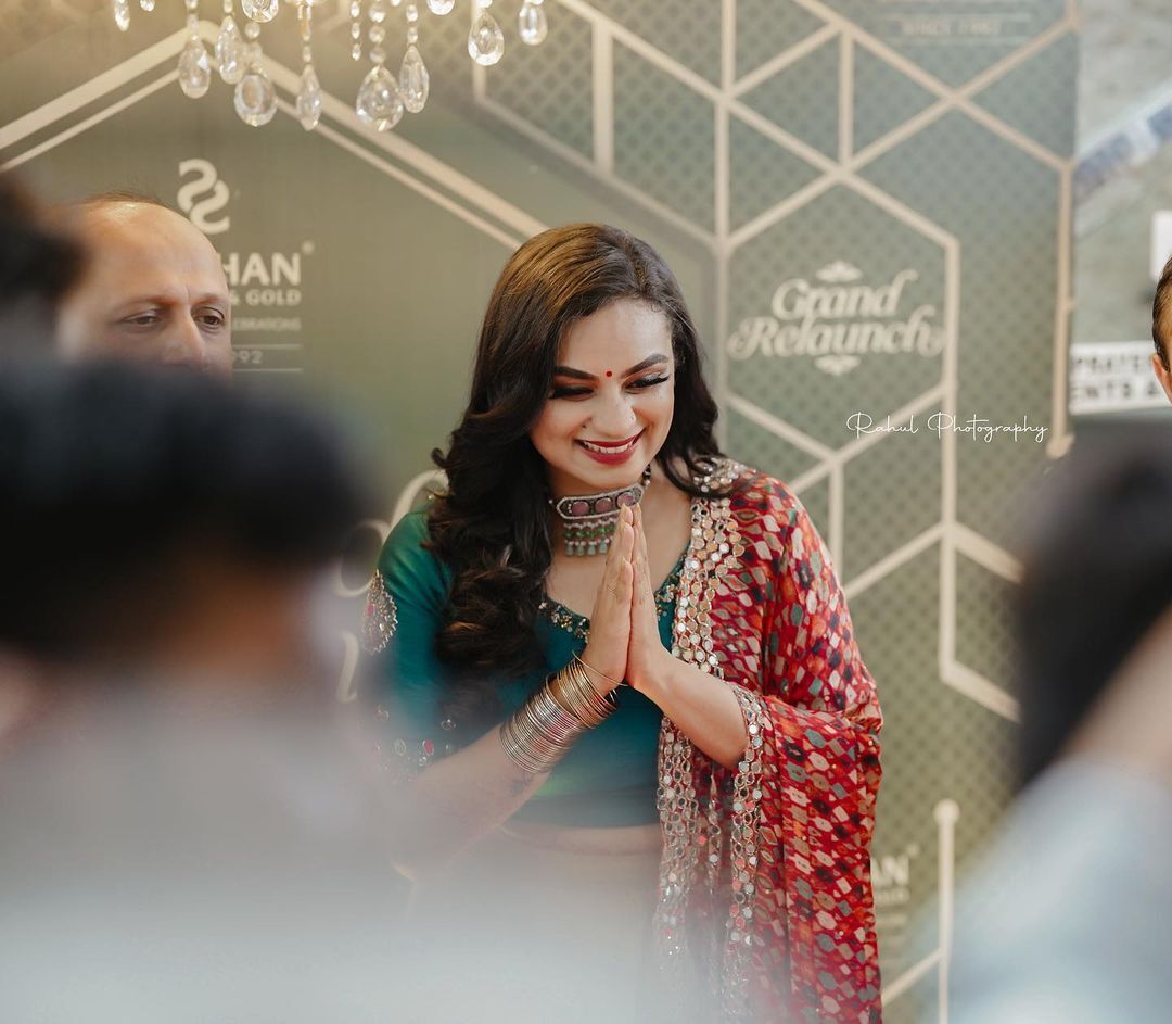  'പച്ച, പെർഫെക്ട് ബാലൻസ്'; സുന്ദരിയല്ലേ ലക്ഷ്മി, ഏത് വേഷത്തിലും; വൈറൽ ഫോട്ടോകൾ 