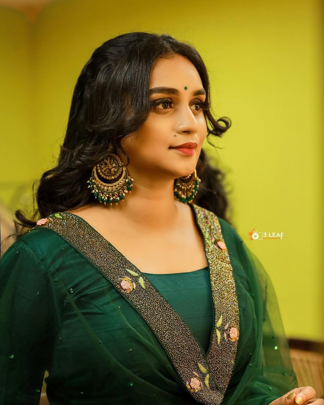  'പച്ച, പെർഫെക്ട് ബാലൻസ്'; സുന്ദരിയല്ലേ ലക്ഷ്മി, ഏത് വേഷത്തിലും; വൈറൽ ഫോട്ടോകൾ 