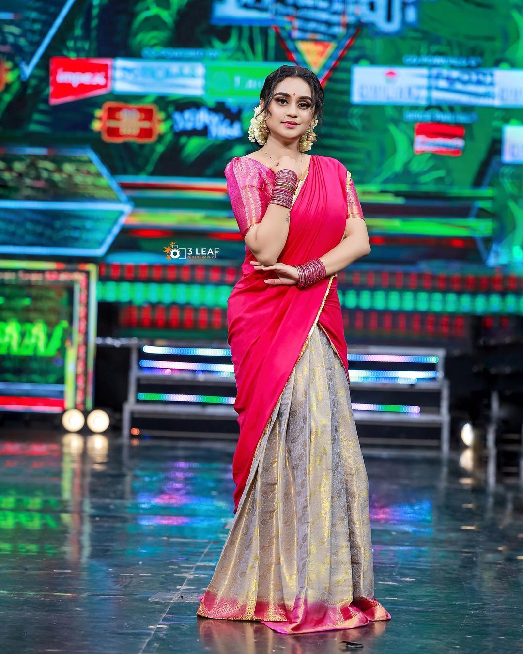  'പച്ച, പെർഫെക്ട് ബാലൻസ്'; സുന്ദരിയല്ലേ ലക്ഷ്മി, ഏത് വേഷത്തിലും; വൈറൽ ഫോട്ടോകൾ 