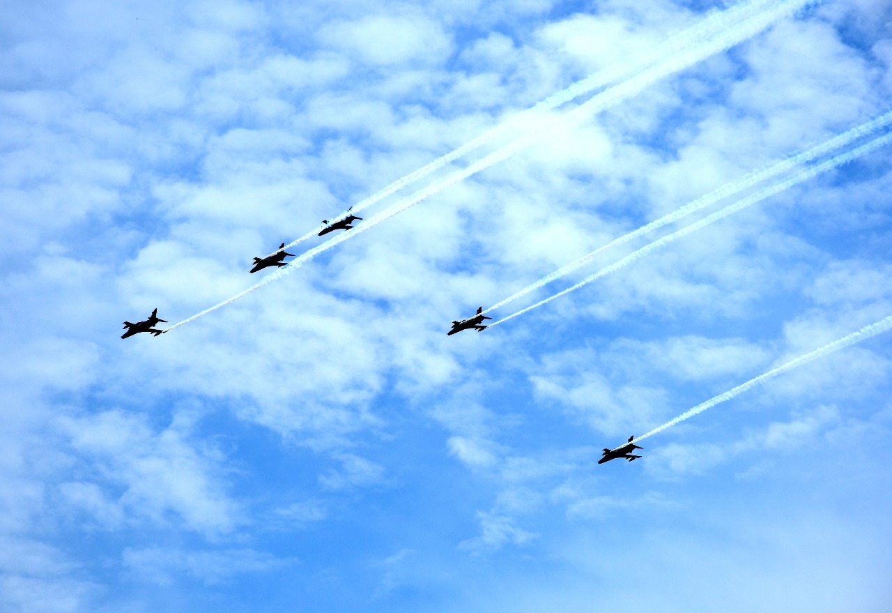 ଫଟୋ: ସୂର୍ଯ୍ୟକିରଣ ଶୋ’ ପାଇଁ ଫୁଲଡ୍ରେସ ରିହର୍ସଲ