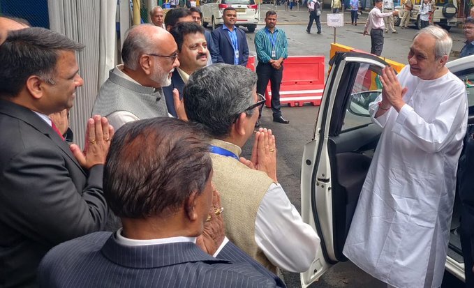 ବମ୍ବେ ଷ୍ଟକ୍ ଏକ୍ସଚେଞ୍ଜରେ ବେଲ୍ ବଜାଇଲେ ମୁଖ୍ୟମନ୍ତ୍ରୀ