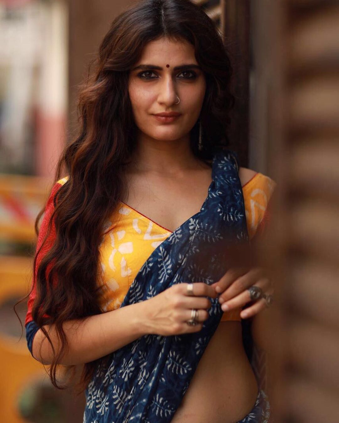 साड़ी और बिंदी में गजब की बला नजर आ रहीं एक्ट्रेस फातिमा सना शेख, फैंस बोले- लुक्स में कैटरीना को दे रहीं सीधी टक्कर