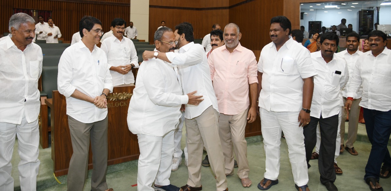 ఏపీ అసెంబ్లీ డిప్యూటీ స్పీకర్‌గా కోలగట్ల వీరభద్రస్వామి ఎన్నిక